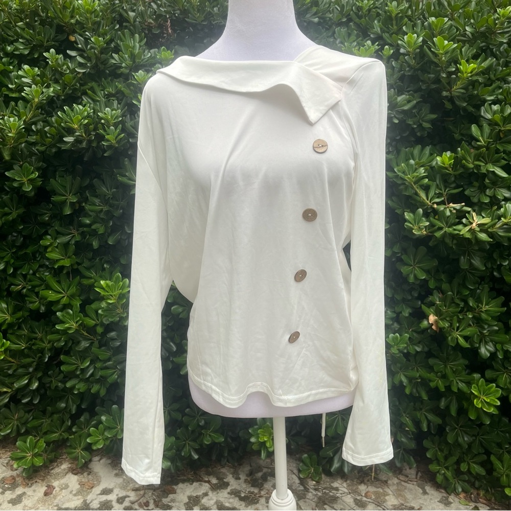 Women’s Size Large White Button-Detail Top